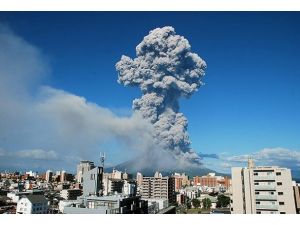 Japonya'da yanardağ faaliyete geçti