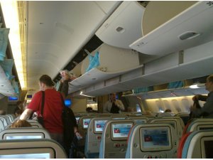 Uçak biletlerine tavan fiyat geliyor