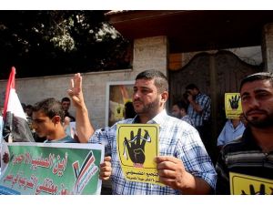 Mısır'daki katliam Gazze'de protesto edildi
