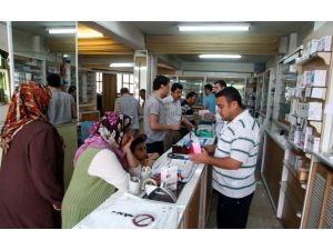Büyükşehirlerde eczanelerin "kotası" doldu