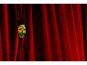 Devlet Tiyatrolarında ilkler sezonu