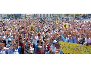 Mısır ve Suriye'deki katliamları protesto ettiler
