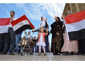 Paris'te Mısır protestosu