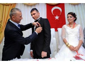 Komutanlar Gazi düğününü renklendirdi