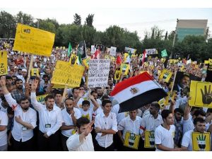 Katliamları protestolar sürüyor