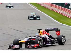 Belçika Grand Prix'sini  Vettel kazandı