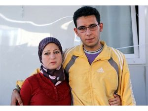 Hayallerindeki düğünü konteyner kentte yaptılar