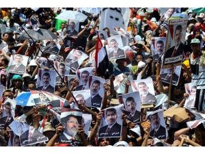Mısır'da darbe karşıtı gösteriler sürüyor