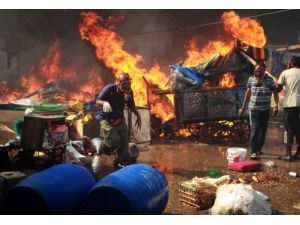 Beni Süveyf'te göstericilere müdahale