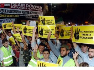 Katliamlara karşı protestolar sürüyor