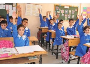 Okullarda kılık-kıyafet oylaması 4 yılda bir yapılacak