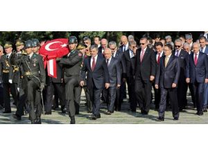 Büyük zafer için ilk tören Anıtkabir'de