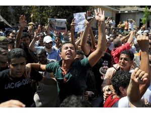 Mısır'da "Halk devrimi geri kazanıyor" gösterileri