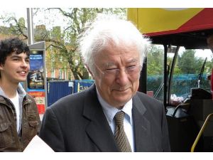 Nobel ödüllü İrlandalı şair Heaney öldü