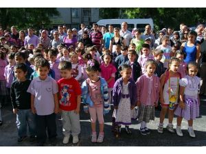 Okul korkusu duyan çocuğu teşvikle cesaretlendirmeli