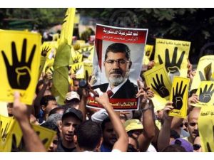 Mısır'da gösteriler devam ediyor