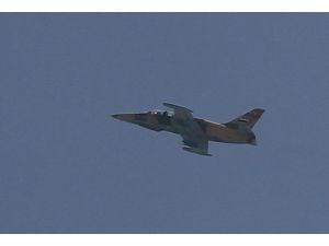 Esed güçlerinden Türkiye sınırında hava saldırısı