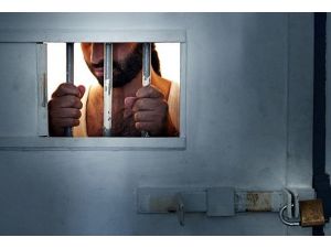 Esed güçlerinden mahkumlara kötü muamele