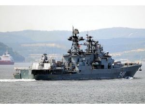 Rus gemisi Çanakkale Boğazı'ndan geçti