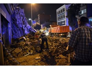 Kasımpaşa'da 4 katlı bina çöktü