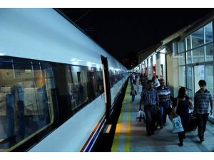 Ankara-İstanbul YHT'nin rengini vatandaş belirleyecek