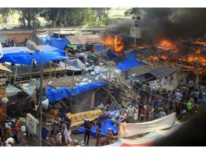 Kanlı müdahaleye rağmen darbe karşıtları geri adım atmadı