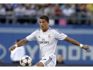Ronaldo 5  sezon daha Real Madrid'de