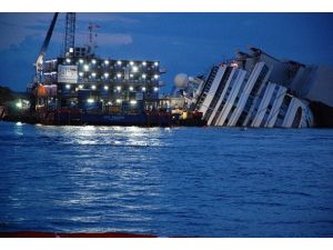 Costa Concordia'nın enkaz kaldırma operasyonu başladı