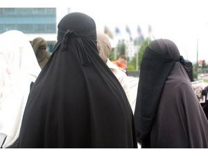 İngiltere'de mahkemelerde "peçe" tartışması