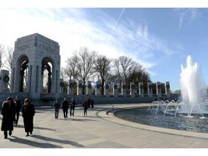 Washington'da donanma binasında saldırı