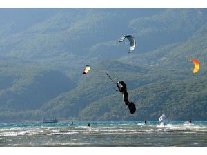 Milli kitesörfçünün hedefi madalya