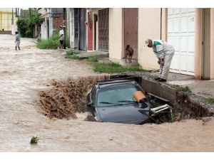 Meksika'daki fırtına ve kasırgada ölü sayısı artıyor