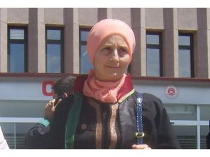 Kamalak başörtülü girince duruşma yeniden ertelendi