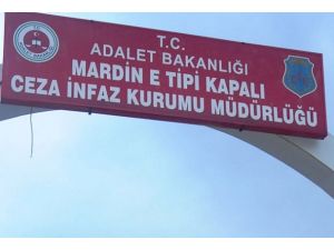 Cezaevi önünde silahlı kavga: 5 ölü