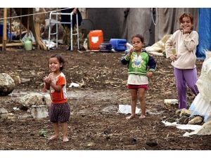 Suriyeli sığınmacılar yardım bekliyor