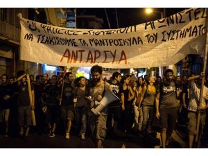 Yunanistan'da "Altın Şafak"a tepkiler büyüyor