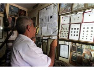 İsrail'den kurtardıklarını müze evinde sergiliyor