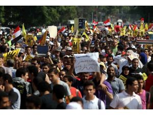 Mısır'da darbe karşıtı gösteriler sürüyor