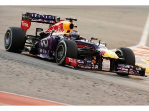 Singapur'da ilk cep Vettel'in
