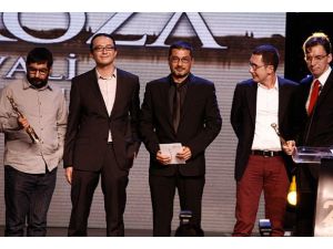 Altın Koza'yı iki film paylaştı