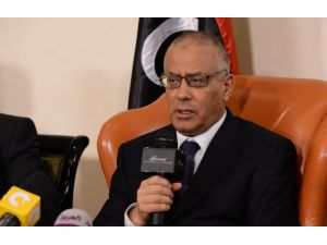 Libya Başbakanı'nın uçağı kuşatıldı