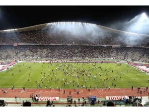 Derbi maçta olay çıktı