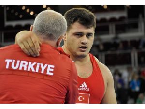 Minderde iki bronz madalya