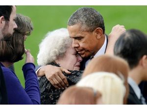 Ellerini silahtan uzak tutsunlar