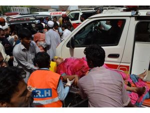 Pakistan'daki kilise saldırısında ölü sayısı artıyor