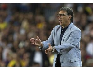 Martino'nun oynattığı futbol tartışılıyor
