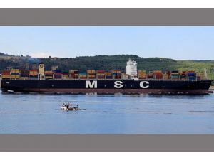 Dev gemi Çanakkale Boğazı'nı kapattı