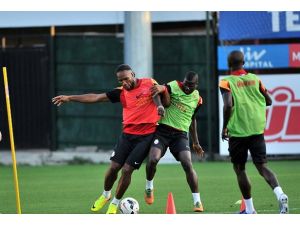 Galatasaray'da "Terim"siz ilk antrenman
