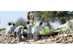 Pakistan'da ölü sayısı 350'ye çıktı