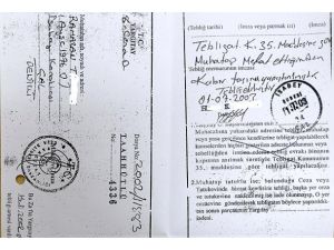 Mahkeme kararını mezara yapıştırarak tebliğ etti